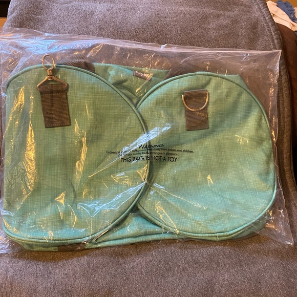 Thirty-One Jr. Rec Duffle in Retired Print Turquoise Cross Pop NWT - Picture 7 of 7
